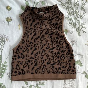 Cropped Sleeveless Cheetah Top